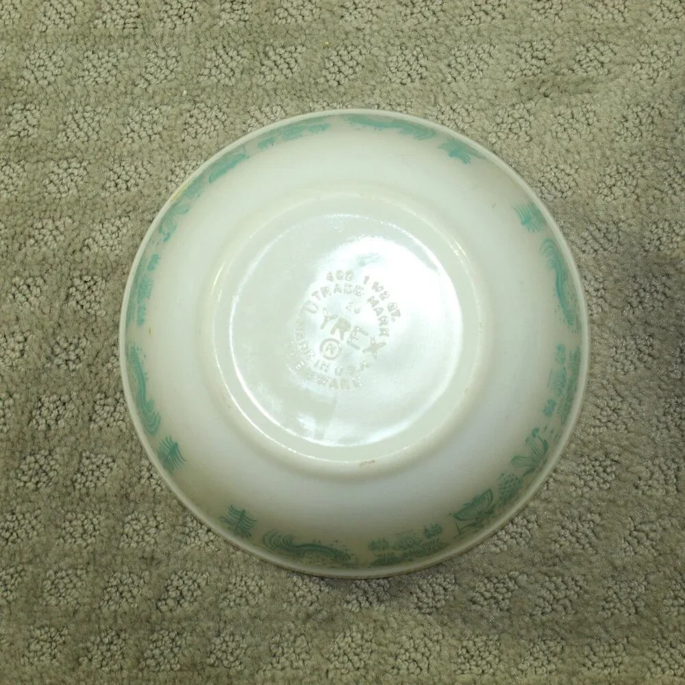 PYREX Amish Butterprint 3 Pc Mixing Bowl  White/Turquoise 401 - 403